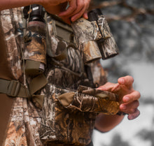 Load image into Gallery viewer, Bino Kit - RealTree Camo